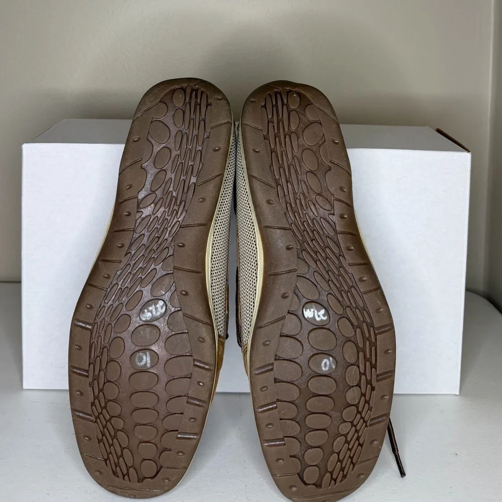 Eastland Sz 10 Women's Tan and Brown Boat Shoes